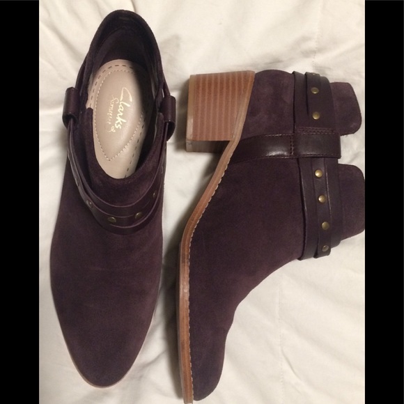 clarks plum